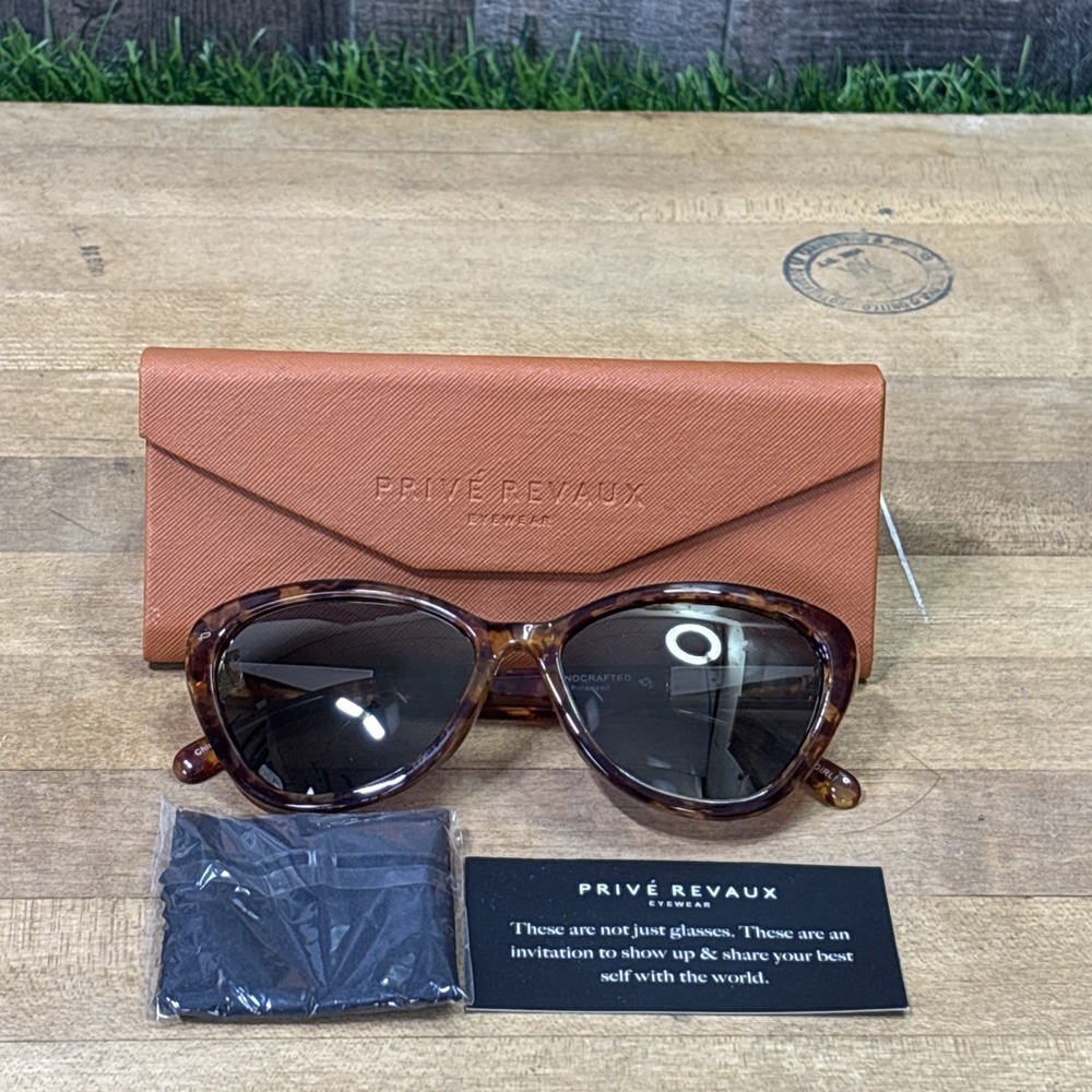 Prive Revaux Timeless Cat Eye Sunglasses Tortoise Frame Polarized w/ Case